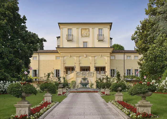 Ξενοδοχείο Byblos Art Amista 5*