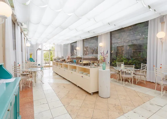 Ξενοδοχείο Byblos Art Amista 5*